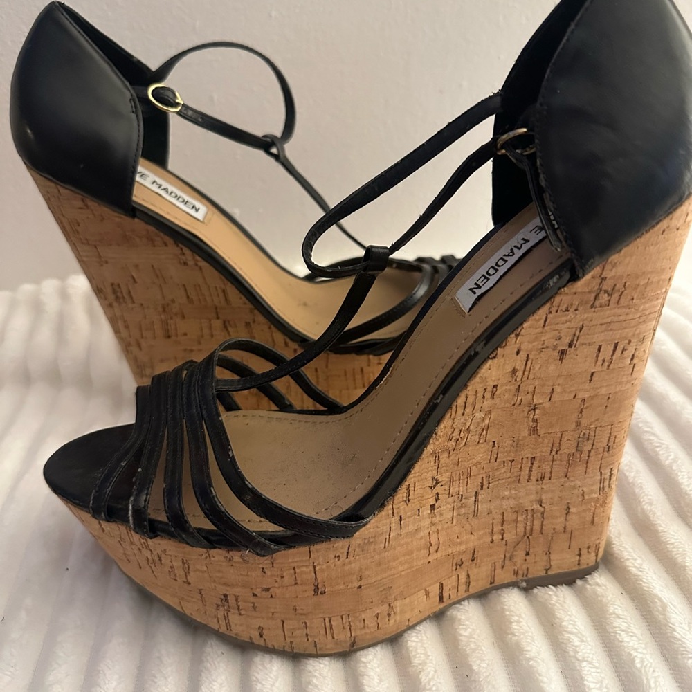 Steve Madden Black Wedge Sandals with Strappy Design